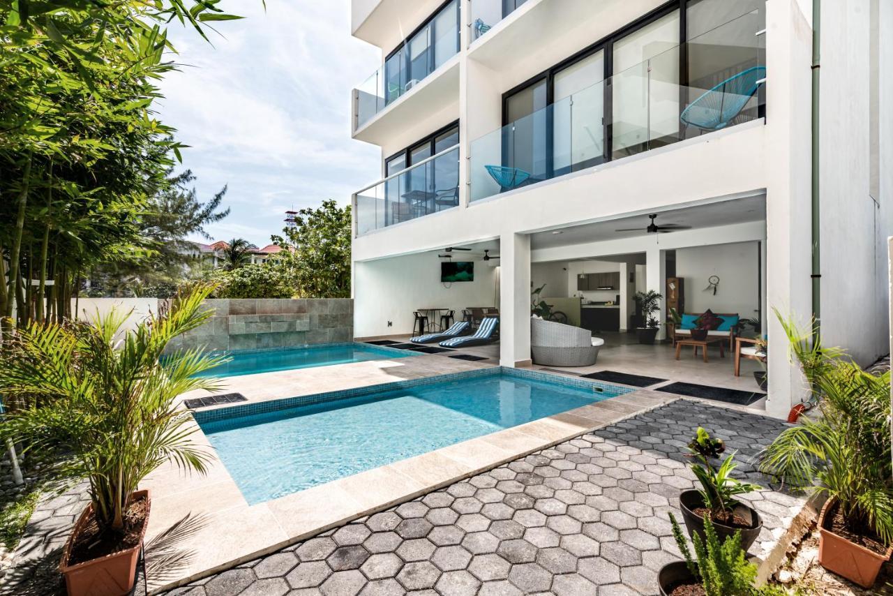 بويرتو موريلوس Velas Condos City And Pool View المظهر الخارجي الصورة