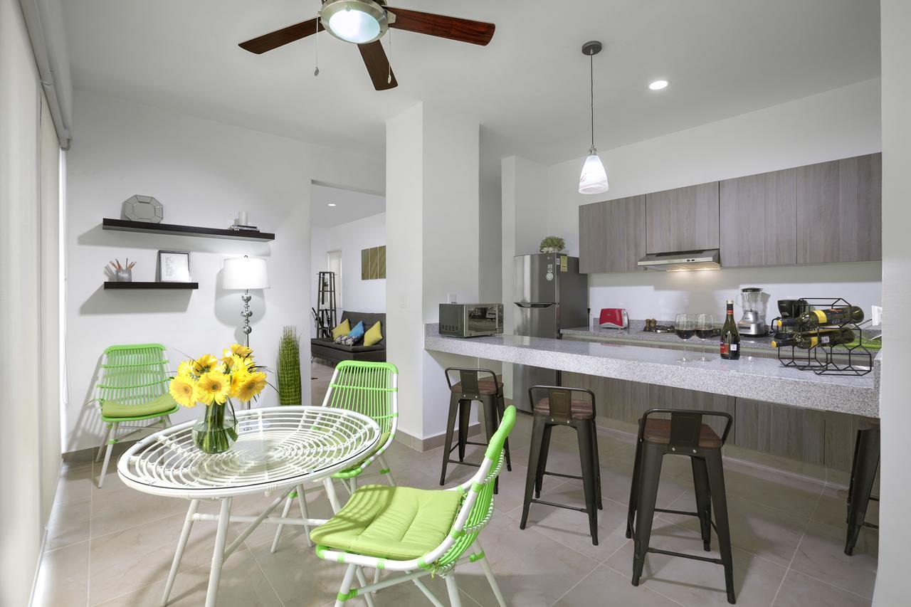 بويرتو موريلوس Velas Condos City And Pool View المظهر الخارجي الصورة